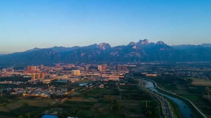 千古英雄地，奇险第一山：什么是华山？